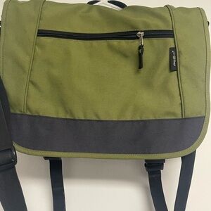 Eddie Bauer laptop messenger bag
